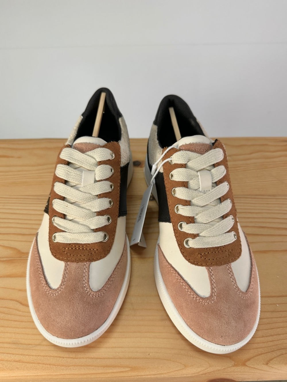 Geox Colorblock Sneakers Low Top Casual Shoes Size 5 NWT Neutral Walking Shoes - Picture 2 of 10